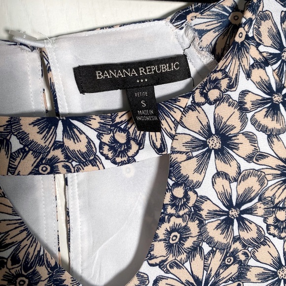 Banana Republic Floral Short Sleeve Blouse - Picture 4 of 5
